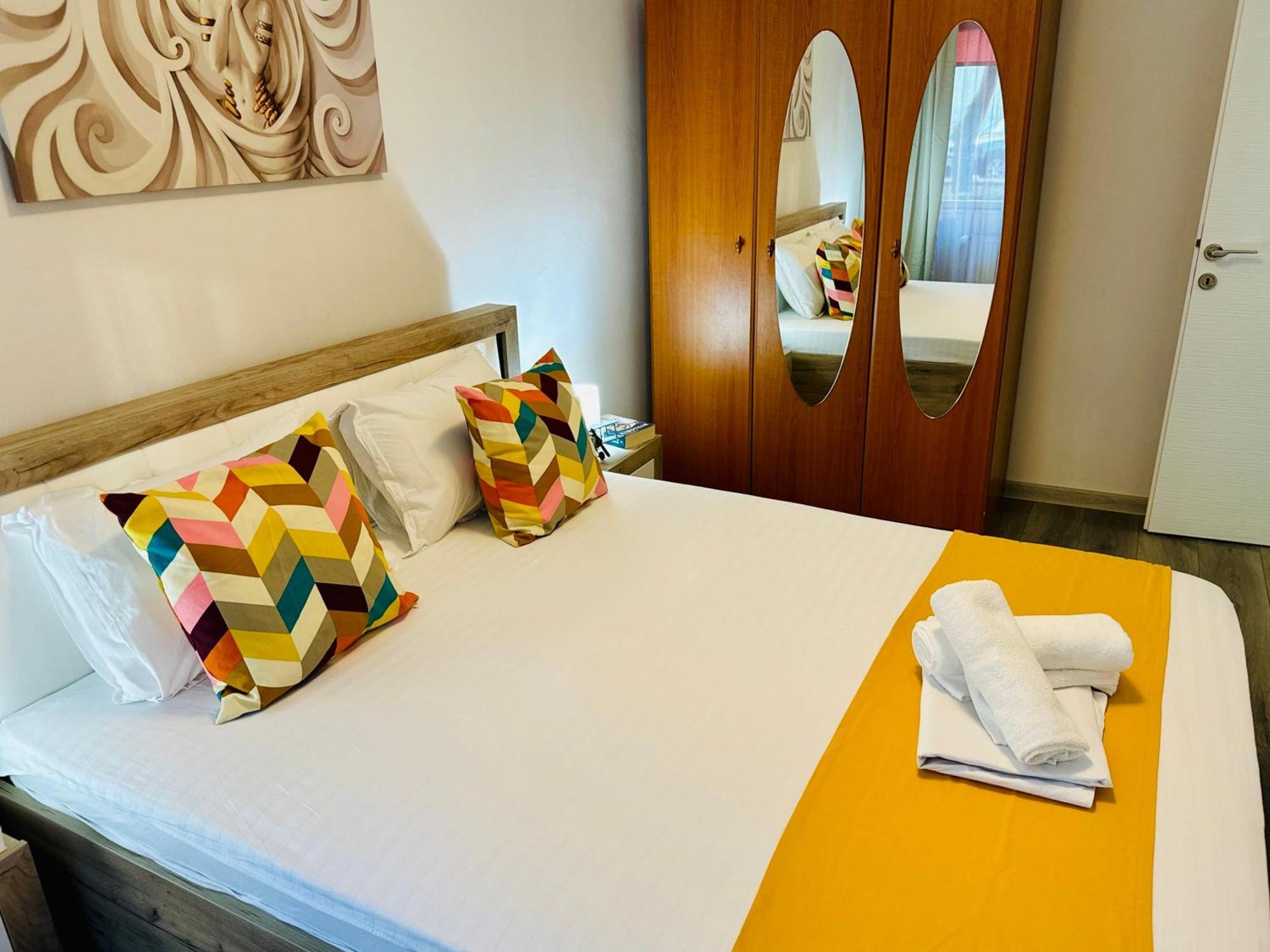 Joy City Stay Spacious Comfortable 티미쇼아라 외부 사진