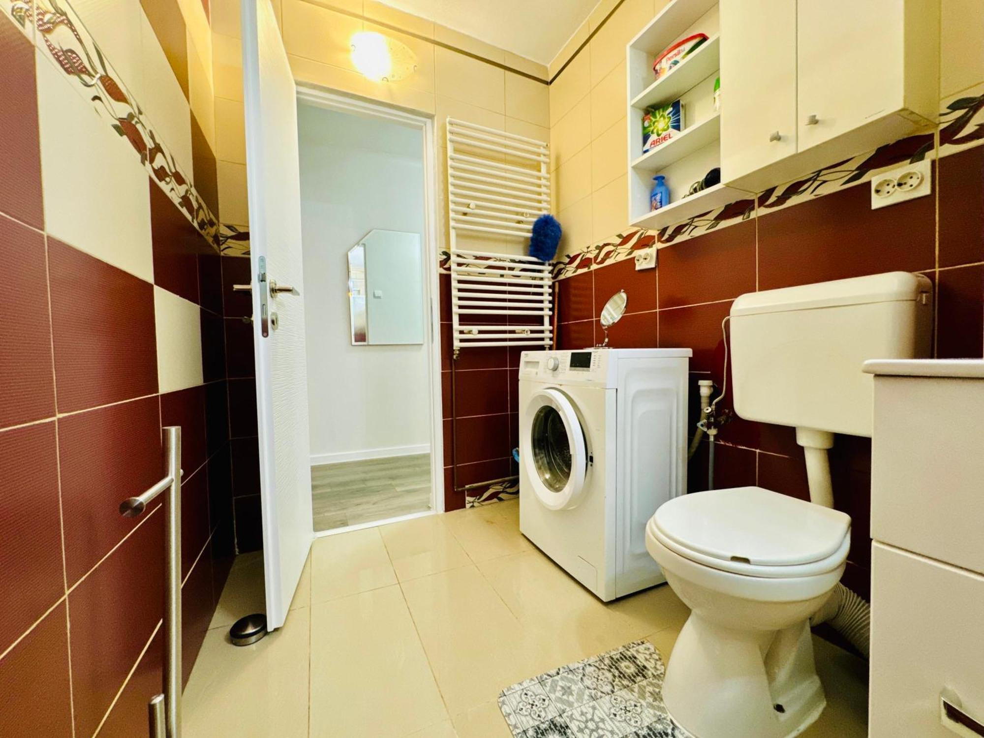 Joy City Stay Spacious Comfortable 티미쇼아라 외부 사진